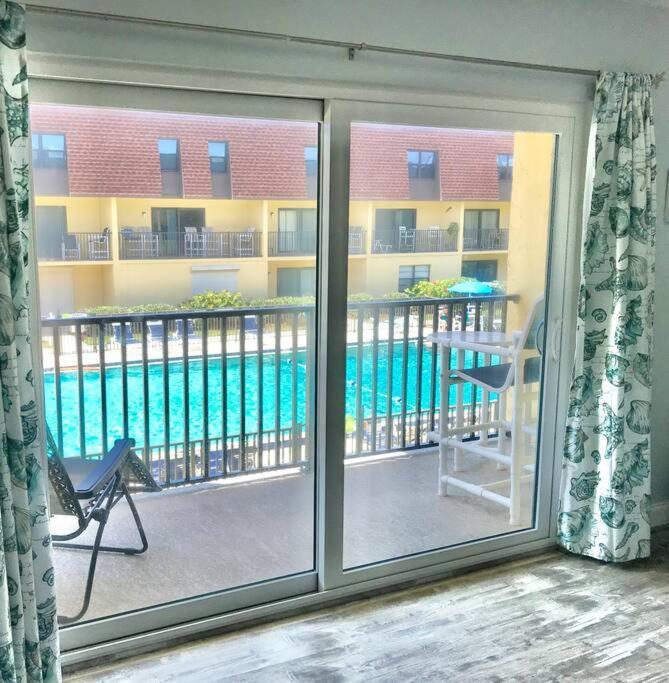 Condo By The Sea! Cocoa Beach Eksteriør bilde