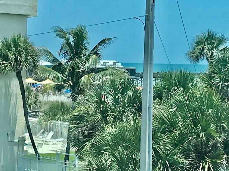 Condo By The Sea! Cocoa Beach Eksteriør bilde